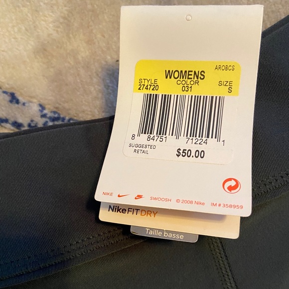 Nike Dri-Fit Wide Leg Crop Pants - Picture 4 of 4